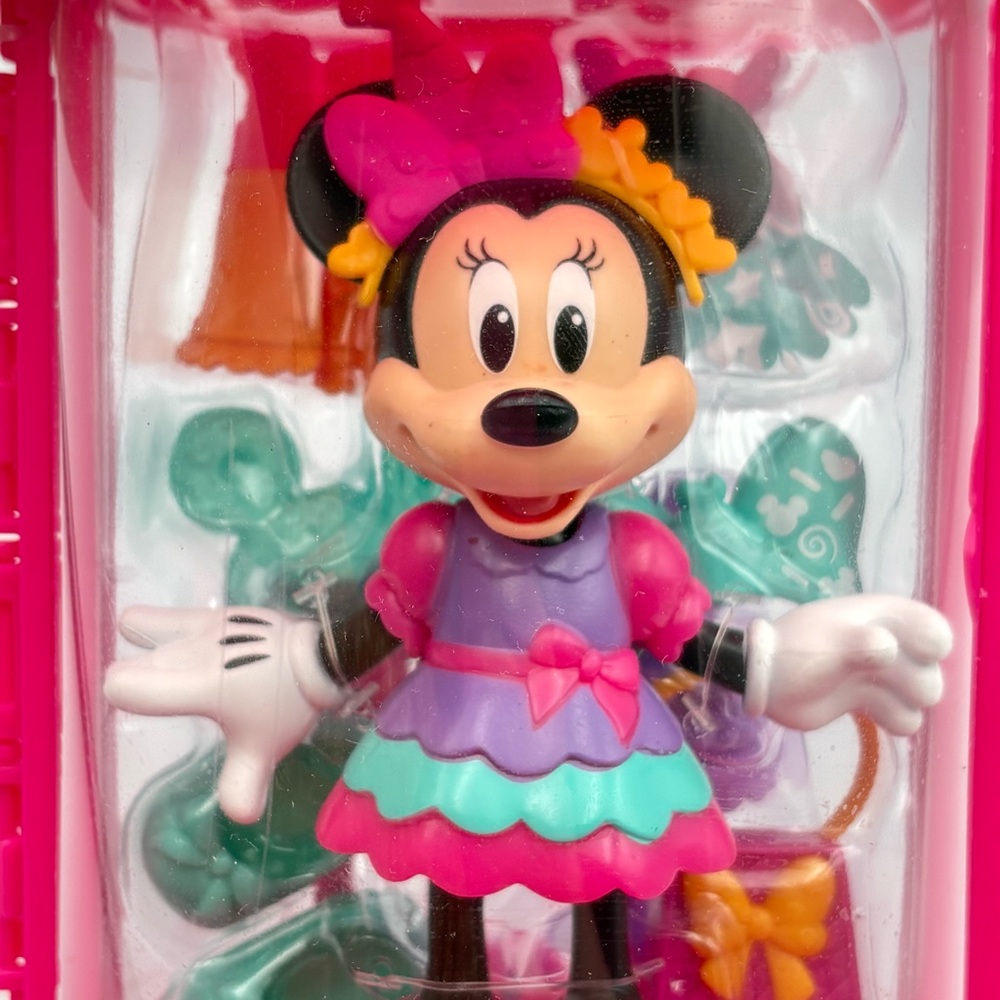 Disney MINNIE FABULOUS FASHION DOLL - Picture 9 of 15